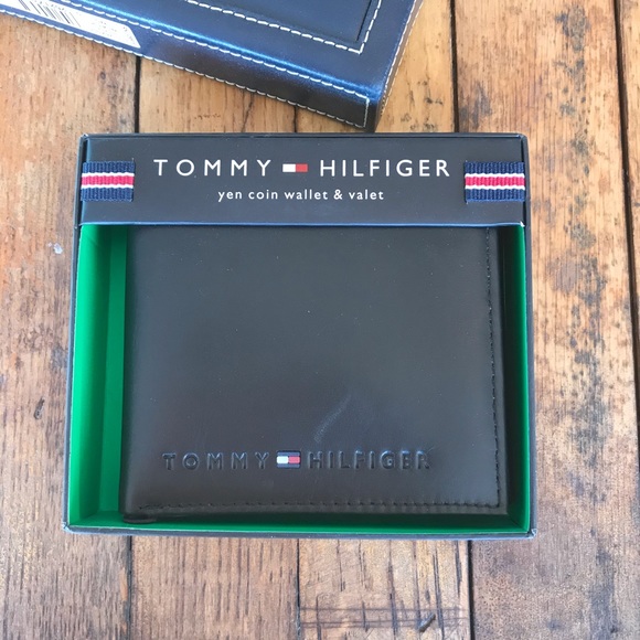 New Tommy Hilfiger Wallet (Black) - Picture 3 of 4